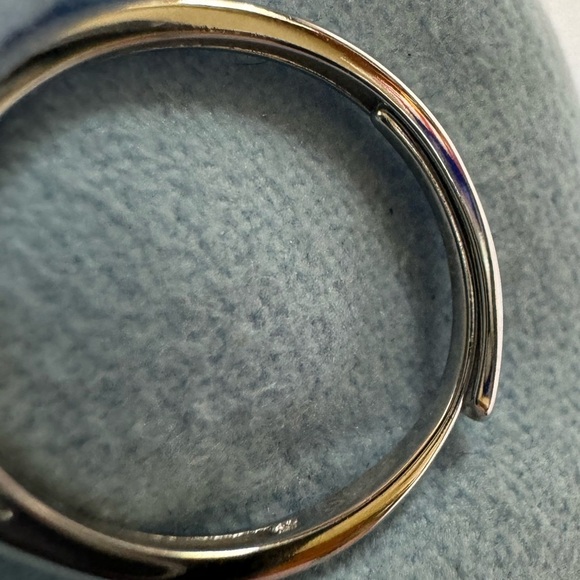 1Carat VVS1 Moissanite, 925 Silver. Ladies Engagement Ring, Size: Adjustable 5-9 - Picture 4 of 7